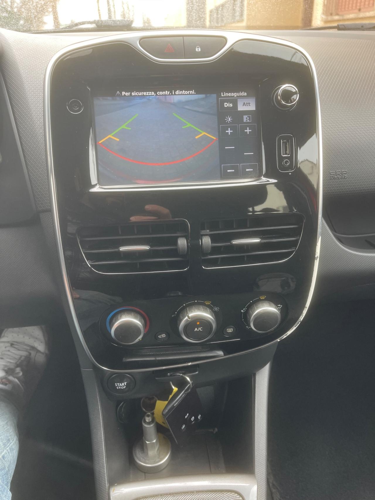 Renault Clio 1.2 75CV GPL 5 porte Costume National