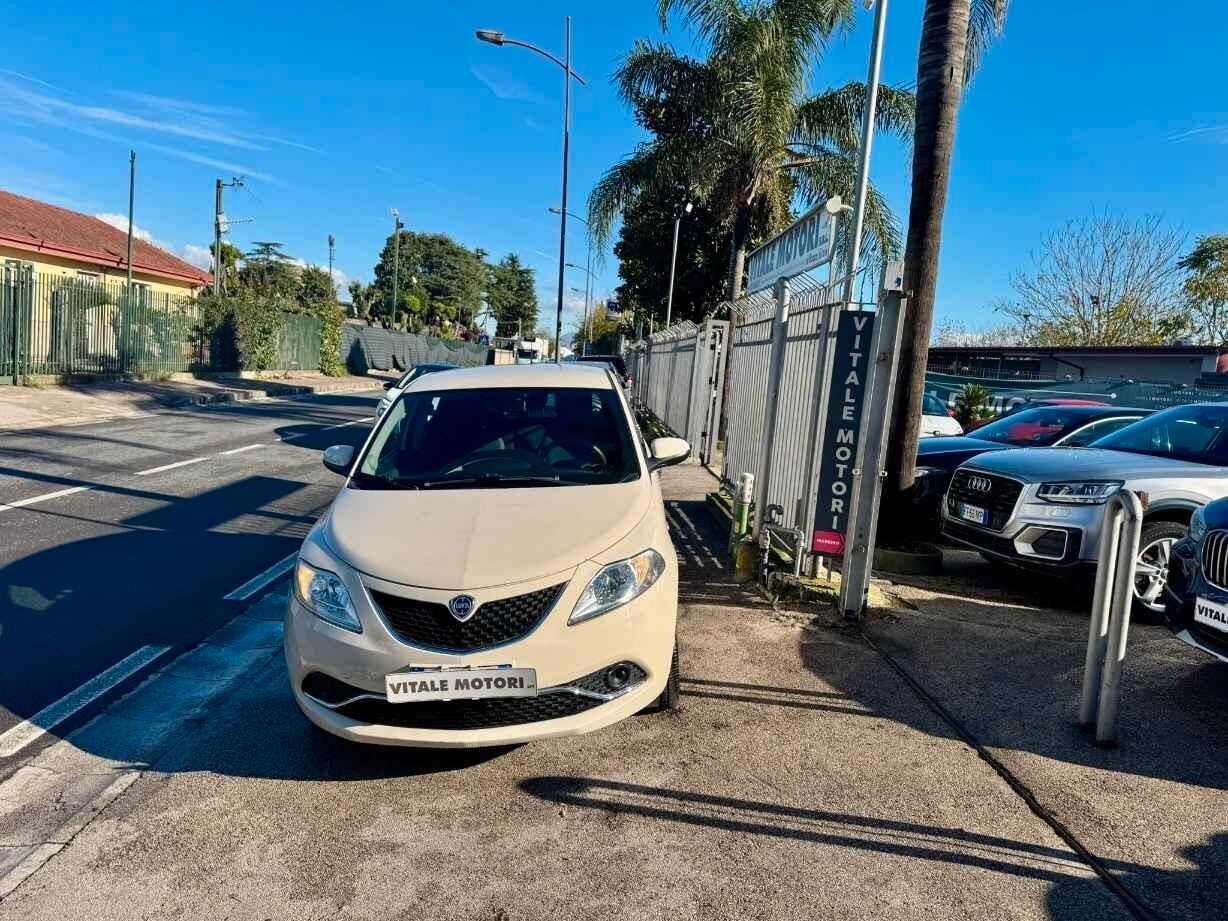 Lancia Ypsilon 1.2 69 CV GPL Ecochic Gold