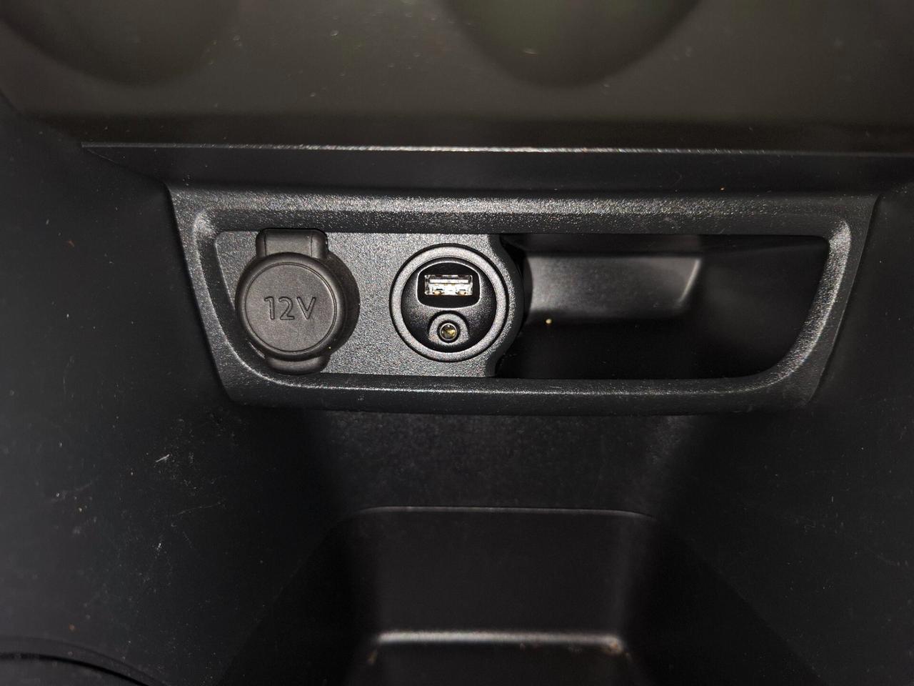 Peugeot 208 1.2 benzina NEOPATENTATO