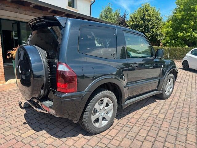 Mitsubishi Pajero 3.2 DI-D 16V 3p. Intense