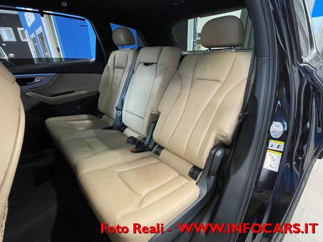 AUDI Q7 55TFSI e Hybrid PHEV 4X4 tiptronic Business PROMO