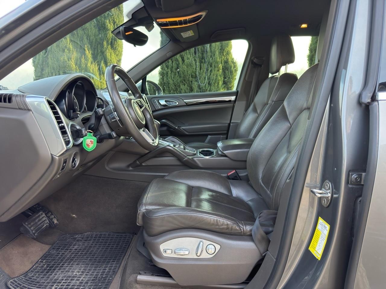 Porsche Cayenne Cayenne 3.0 Platinum Edition tiptronic ALLEST. GTS