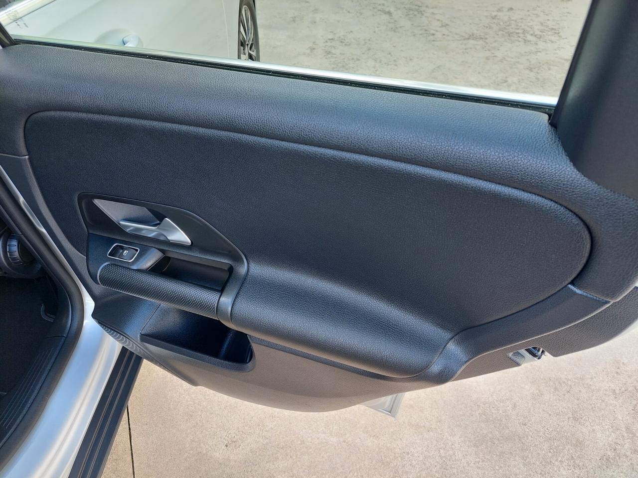 Mercedes-benz B 180 d Automatic AMG Line Premium