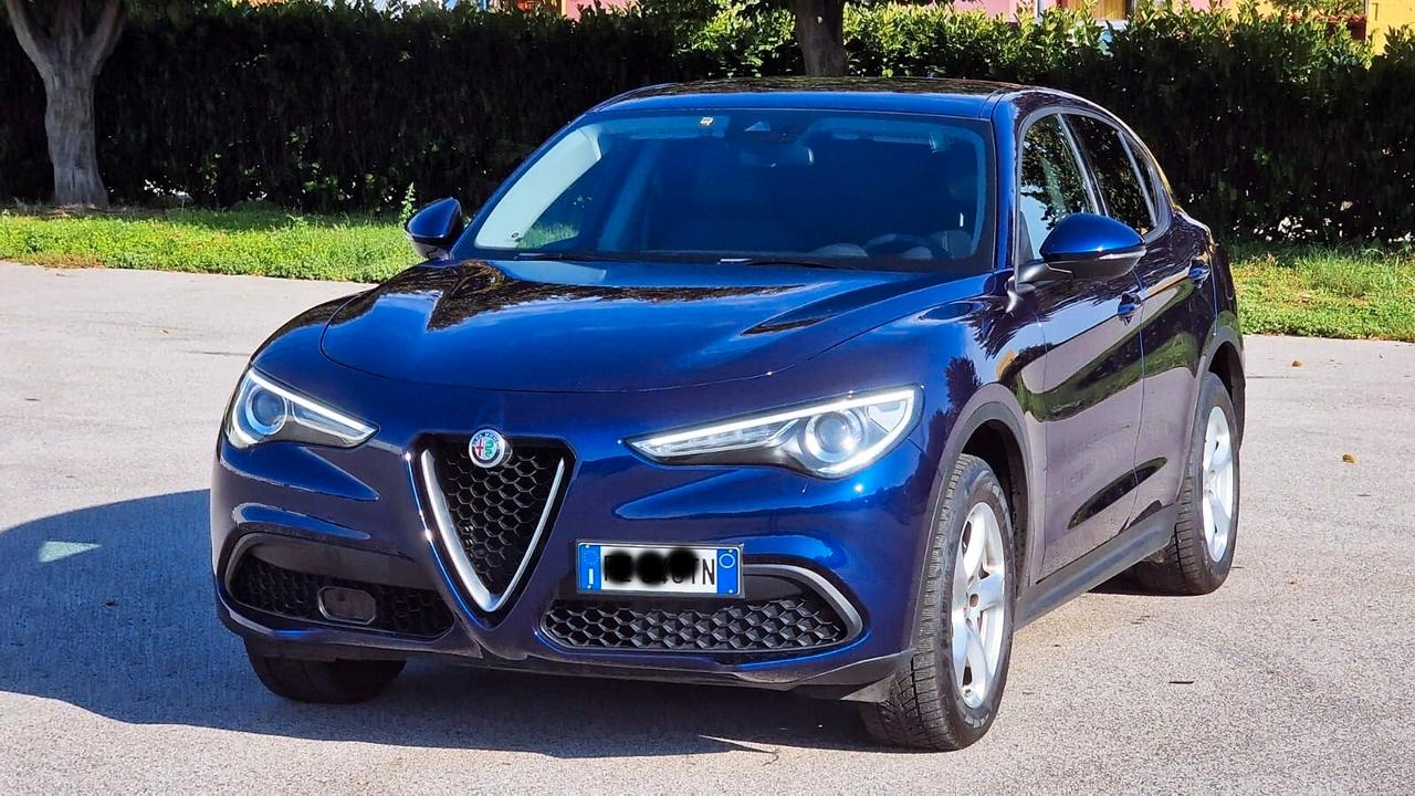 Alfa Romeo Stelvio 2.2 Turbodiesel 180 CV AT8 Q4 Business