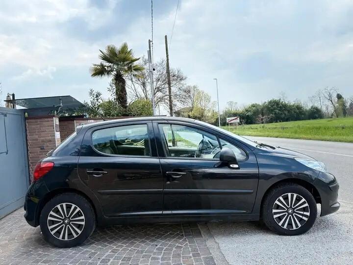Peugeot 207 1.4 HDi 70CV 5p. XT