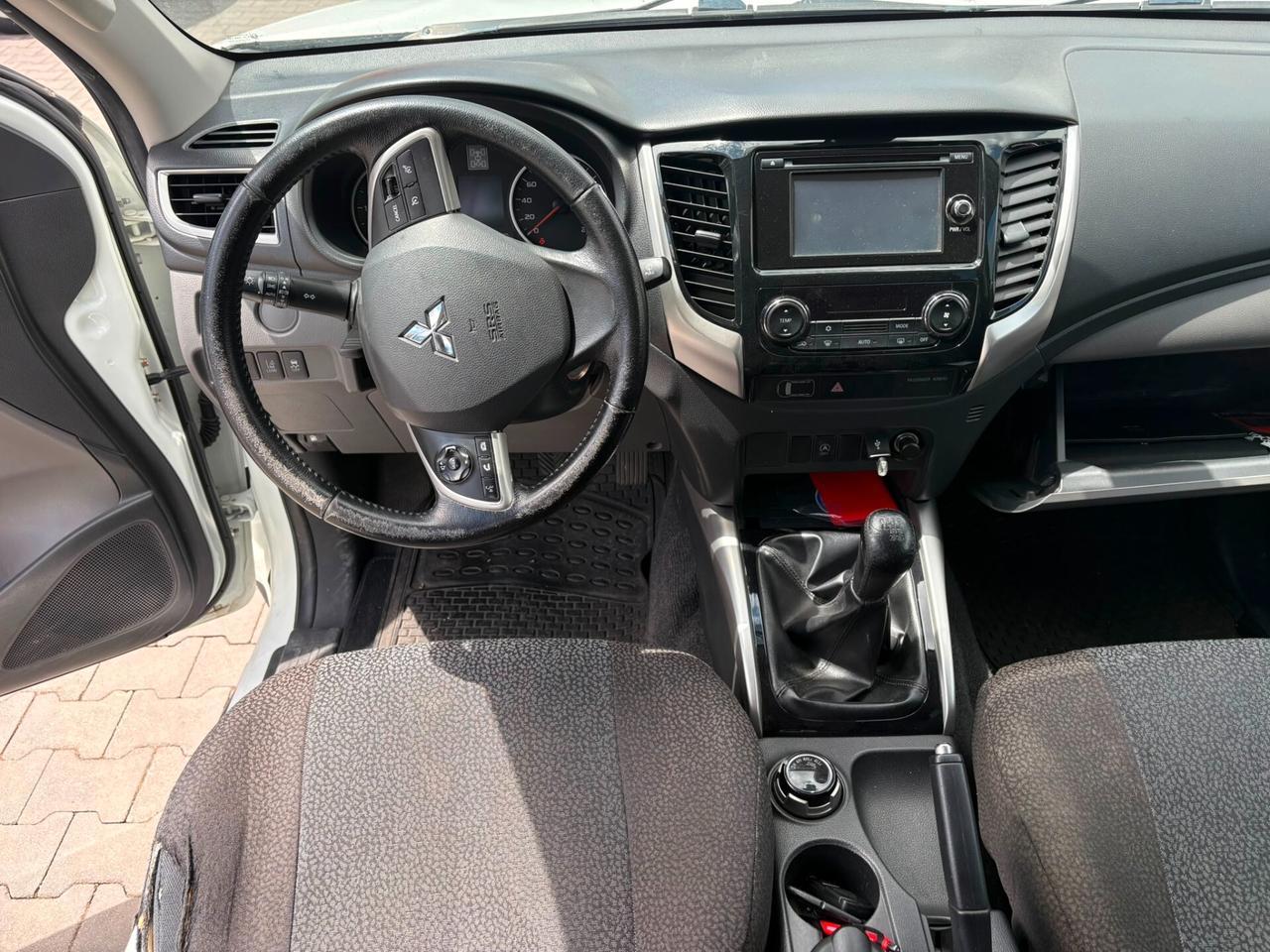 Mitsubishi L200 2.4 DI-D/181CV Club Cab Intense Hp Mivec