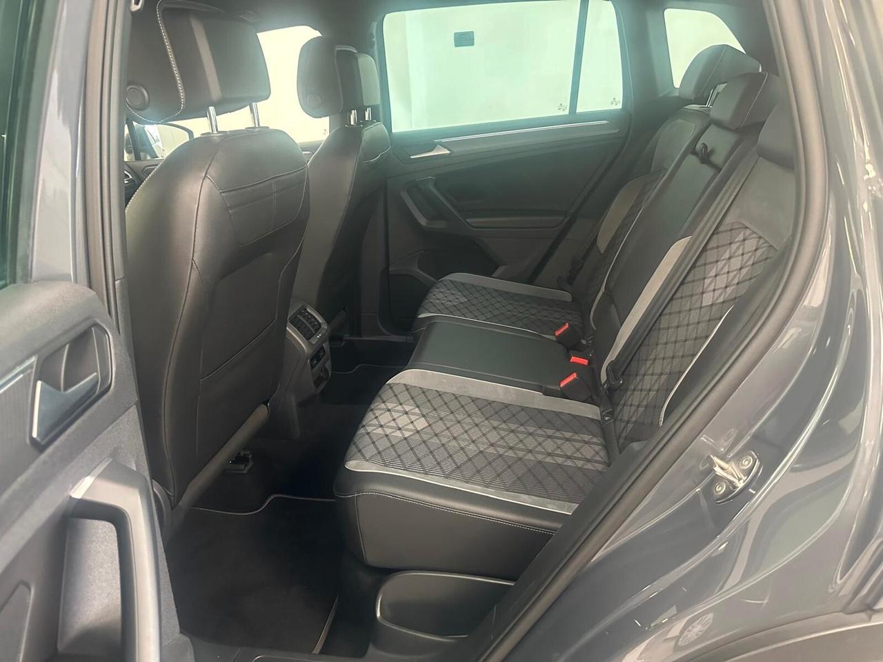 Volkswagen Tiguan 2.0 TDI 150 CV SCR DSG 4MOTION R-Line