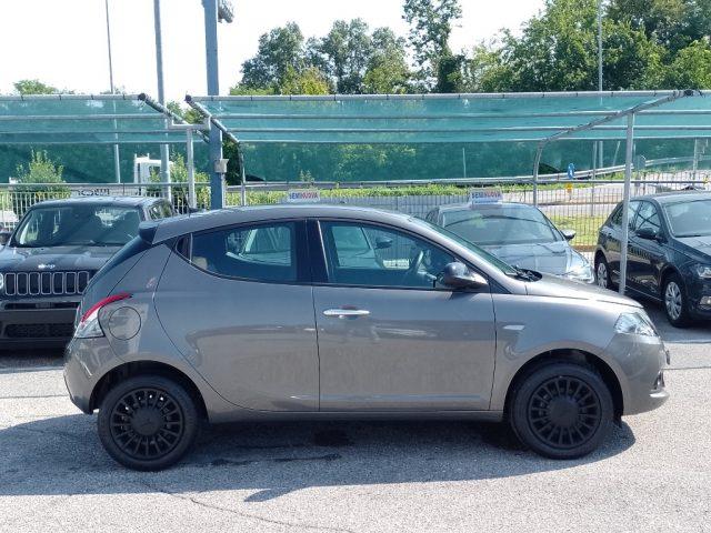 LANCIA Ypsilon 1.0 FireFly 5 porte S&S Hybrid Silver