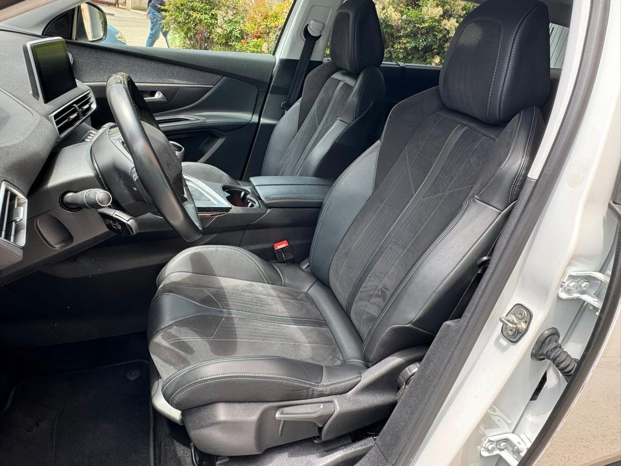PEUGEOT 5008 1.5 HDI 130 CV. BI-COLORE CROSSWAY 7 POSTI