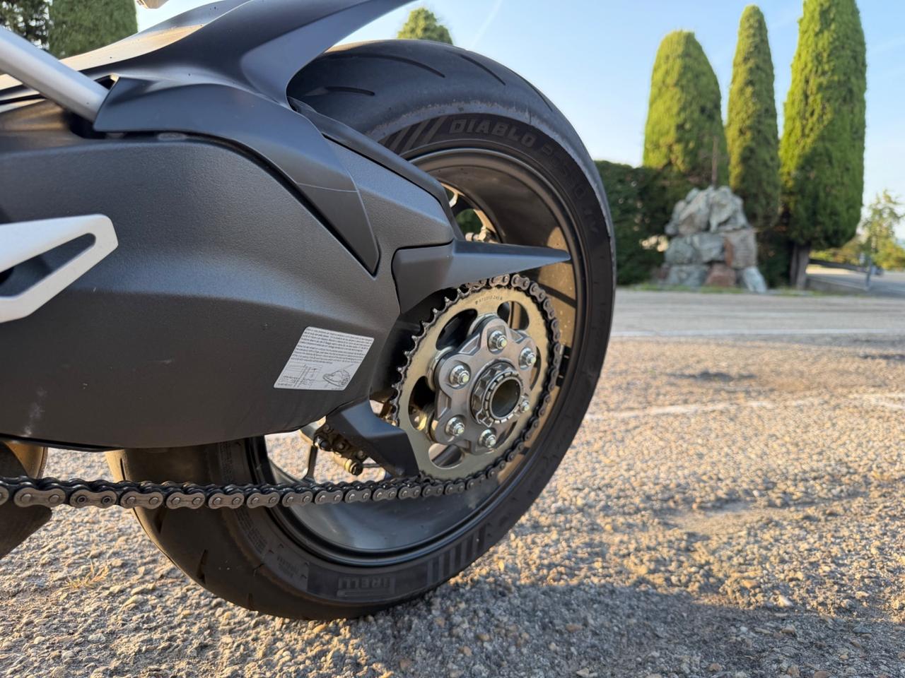 Ducati Streetfighter V2 unipro tagliandata