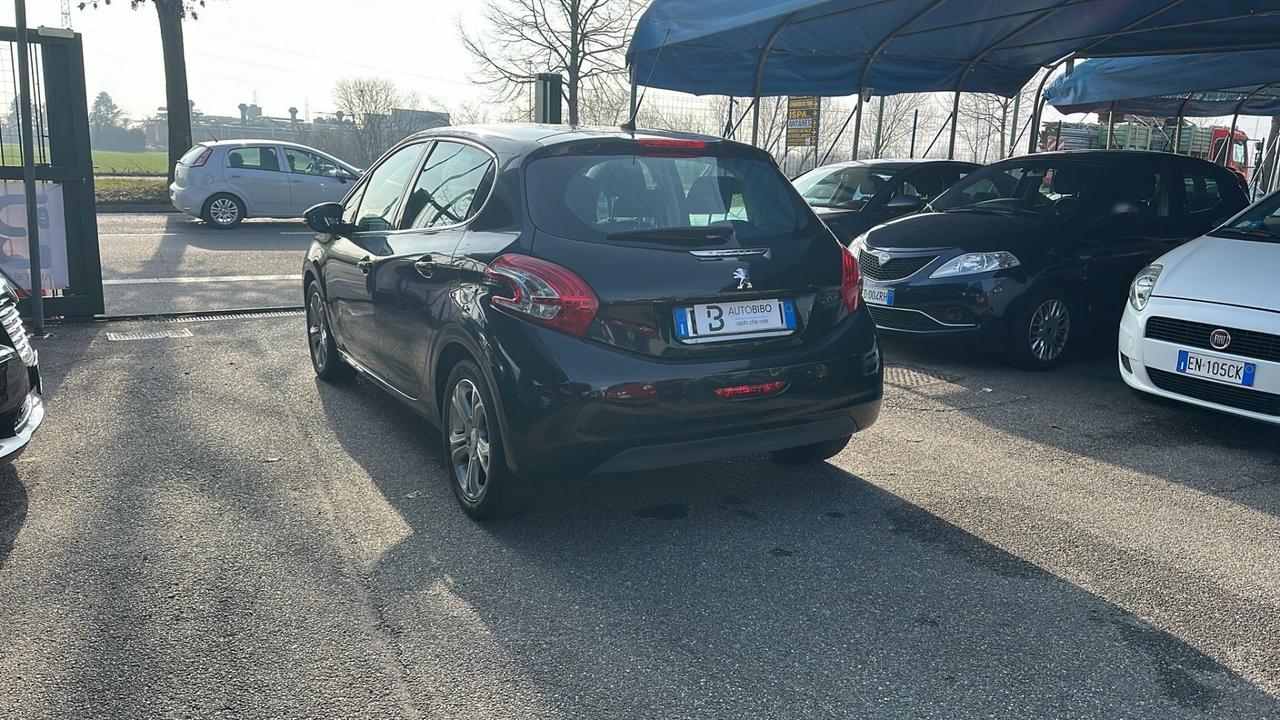 Peugeot 208 1.2 VTi 82 CV 5 porte Allure