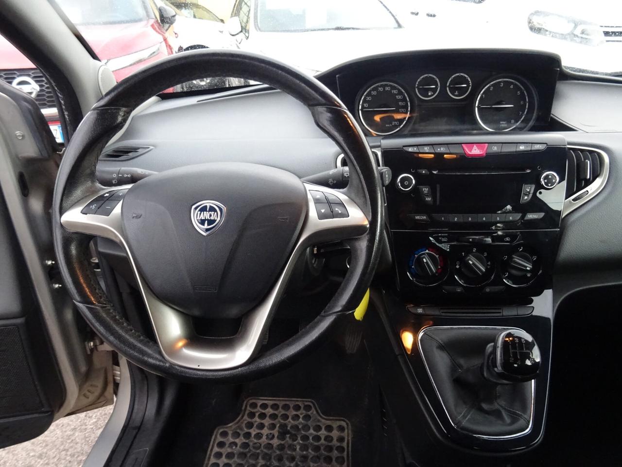 Lancia Ypsilon 1.2 69 CV 5p Elle OK NEOPATENTATI