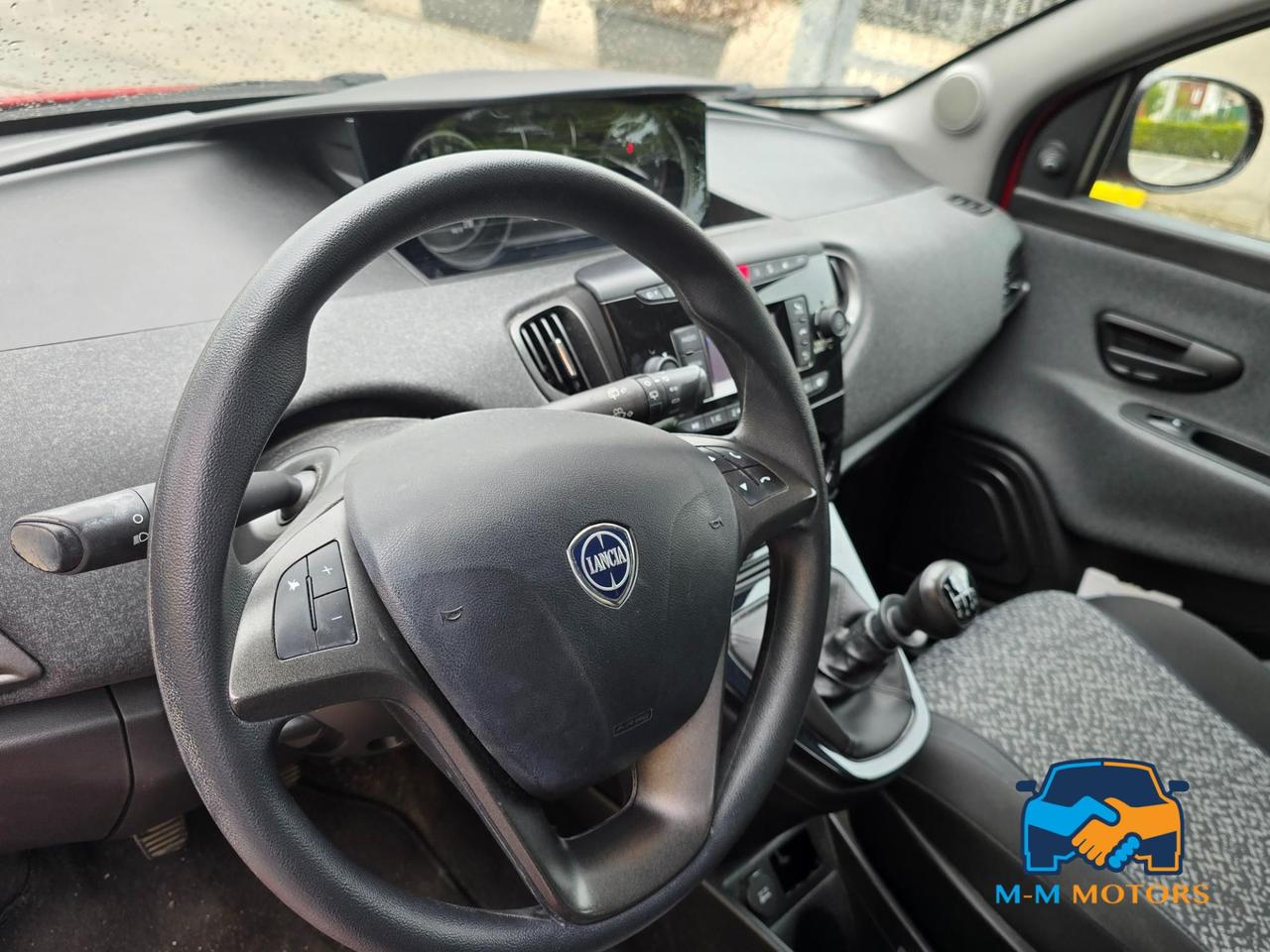 Lancia Ypsilon 5 Porte Ypsilon 1.0 firefly hybrid Silver s&s 70cv