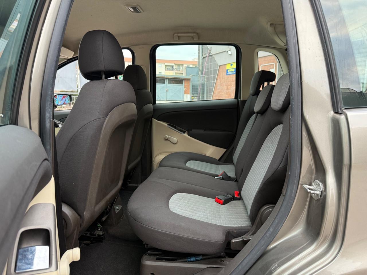 Lancia MUSA 1.3 Multijet Full puntini di grandine