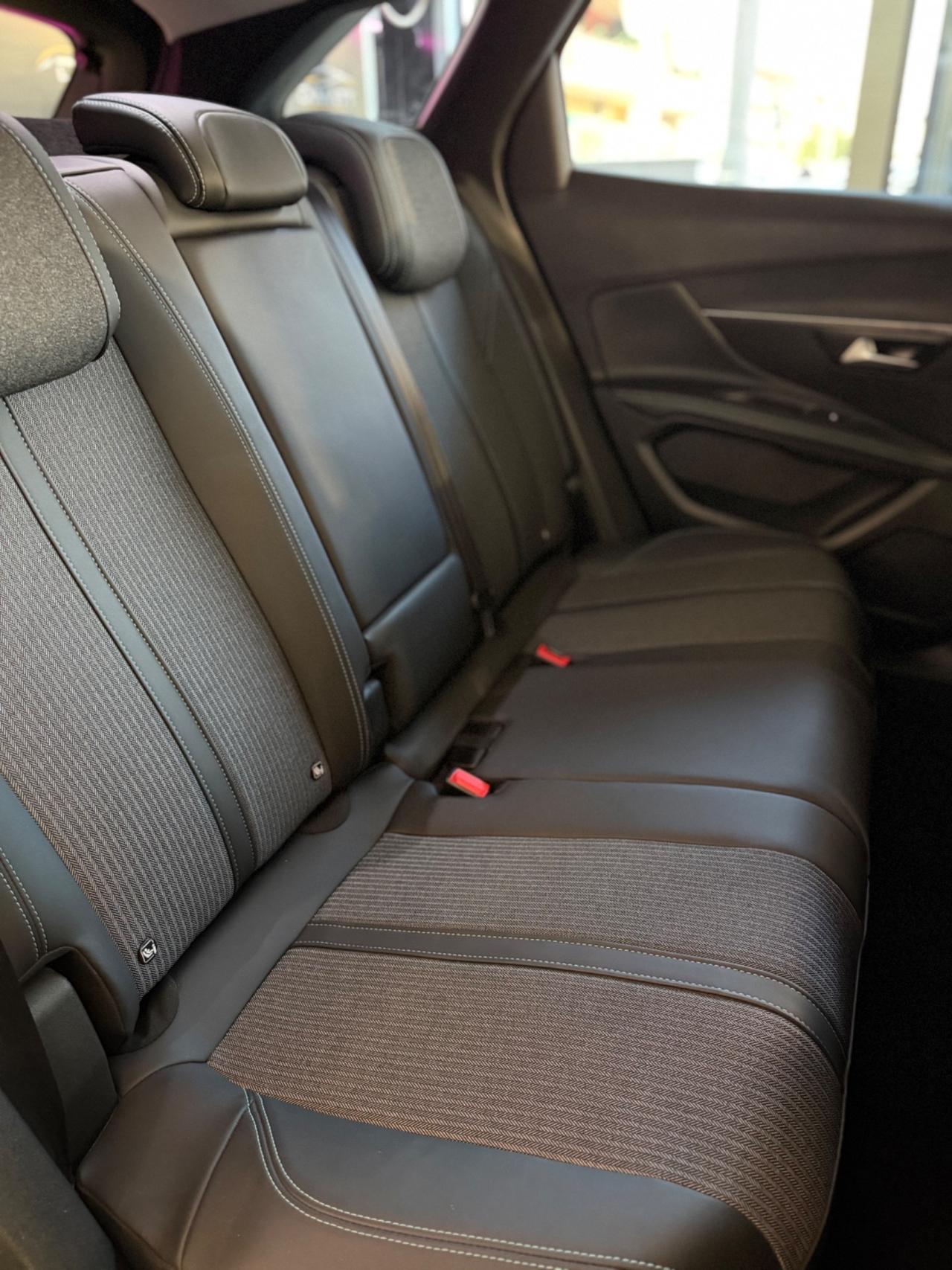 Peugeot 3008 BlueHDi 130 S&S EAT8 Allure