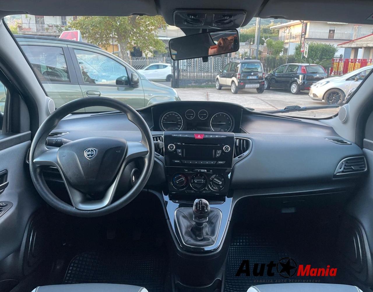 Lancia Ypsilon 0.9 TwinAir 80 CV 5 porte Metano Ecochic Elefantino