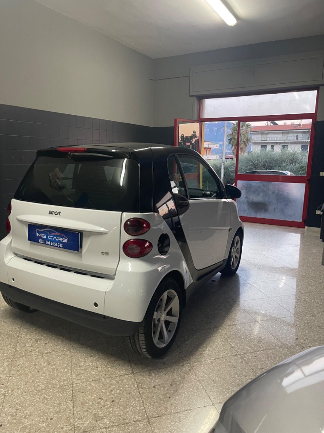 Smart ForTwo 800 33 kW coupé pure cdi