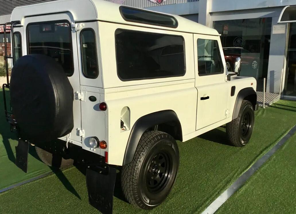 Land Rover Defender 90 2.2 TD4 Station Wagon N1