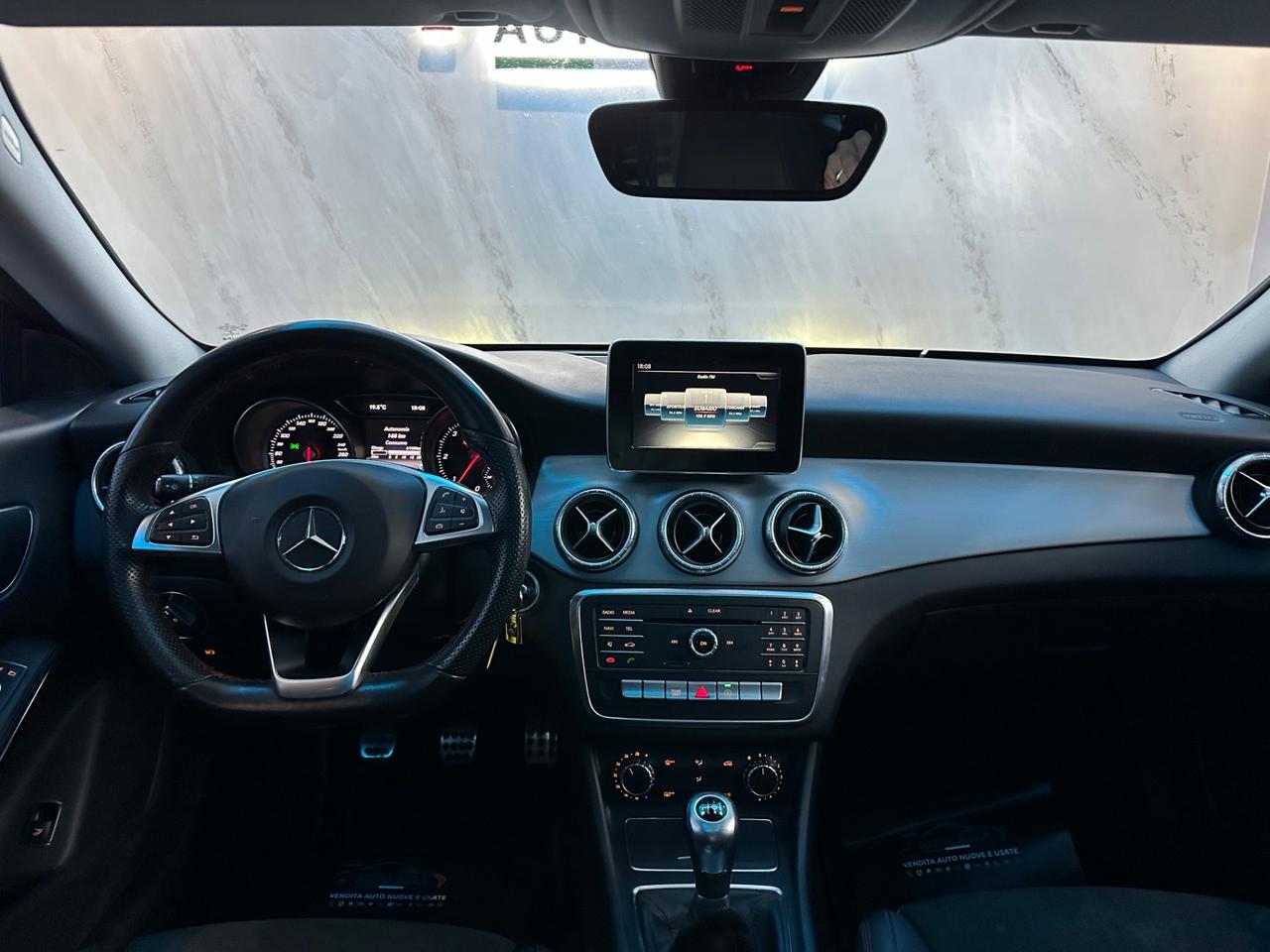 Mercedes-benz CLA 200 d Premium