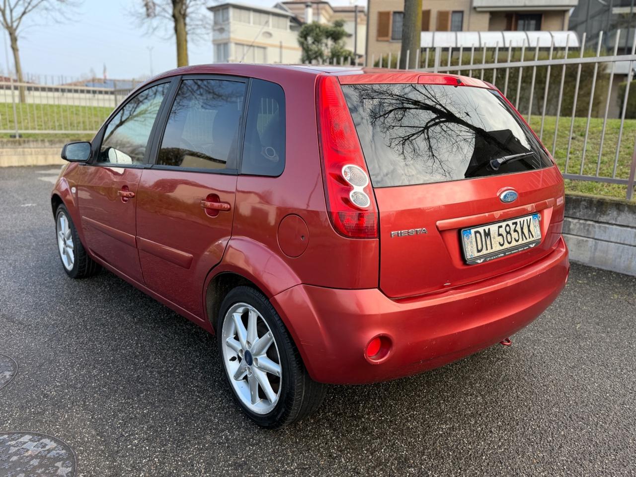 Ford Fiesta 1.4 16V 3p. Ghia Euro 4 ok neopatentati