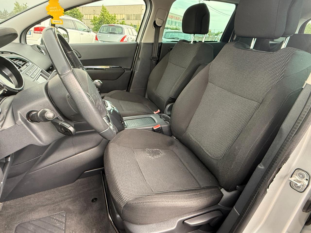 Peugeot 5008 2.0 HDi 150CV