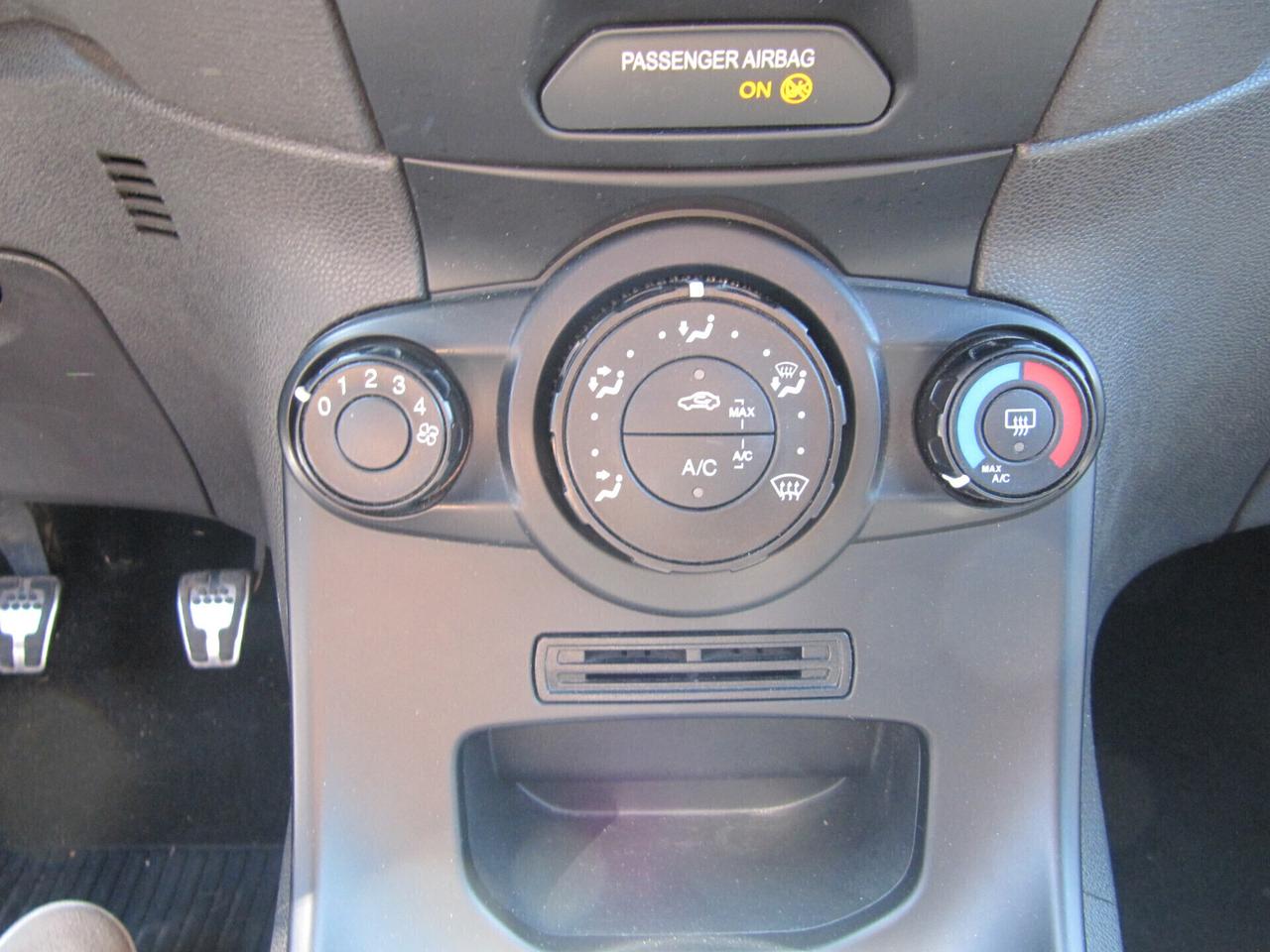 Ford Fiesta 1.5 TDCi 75CV 5 porte ST-Line