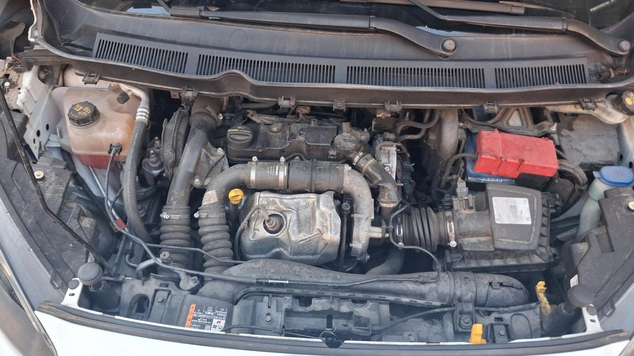 Ford Tourneo Courier 1.5 TDCI 75 CV Plus