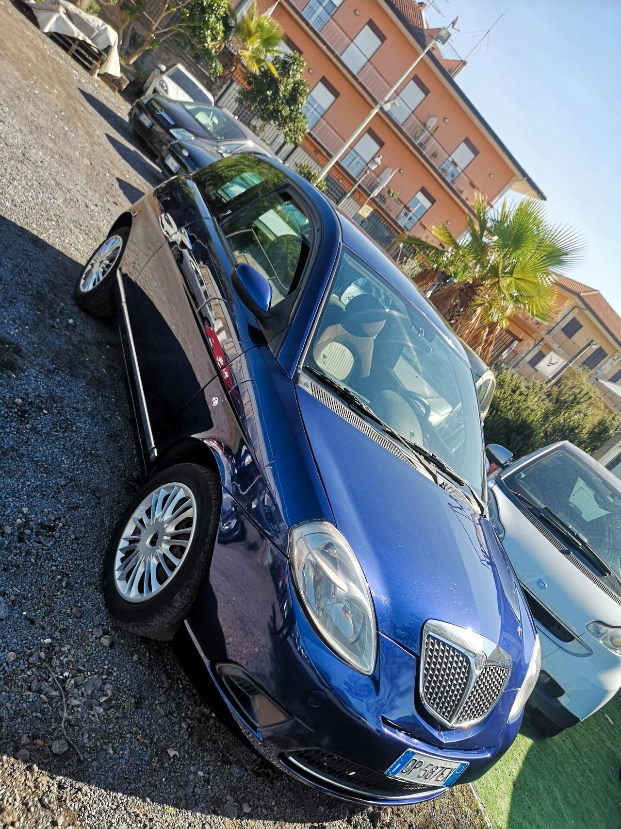 Lancia Ypsilon 1.2 Platino