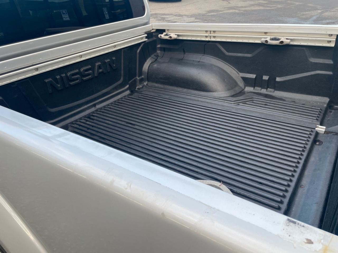 Nissan Navara 2.5 dCi 190CV 4 porte Double Cab LE