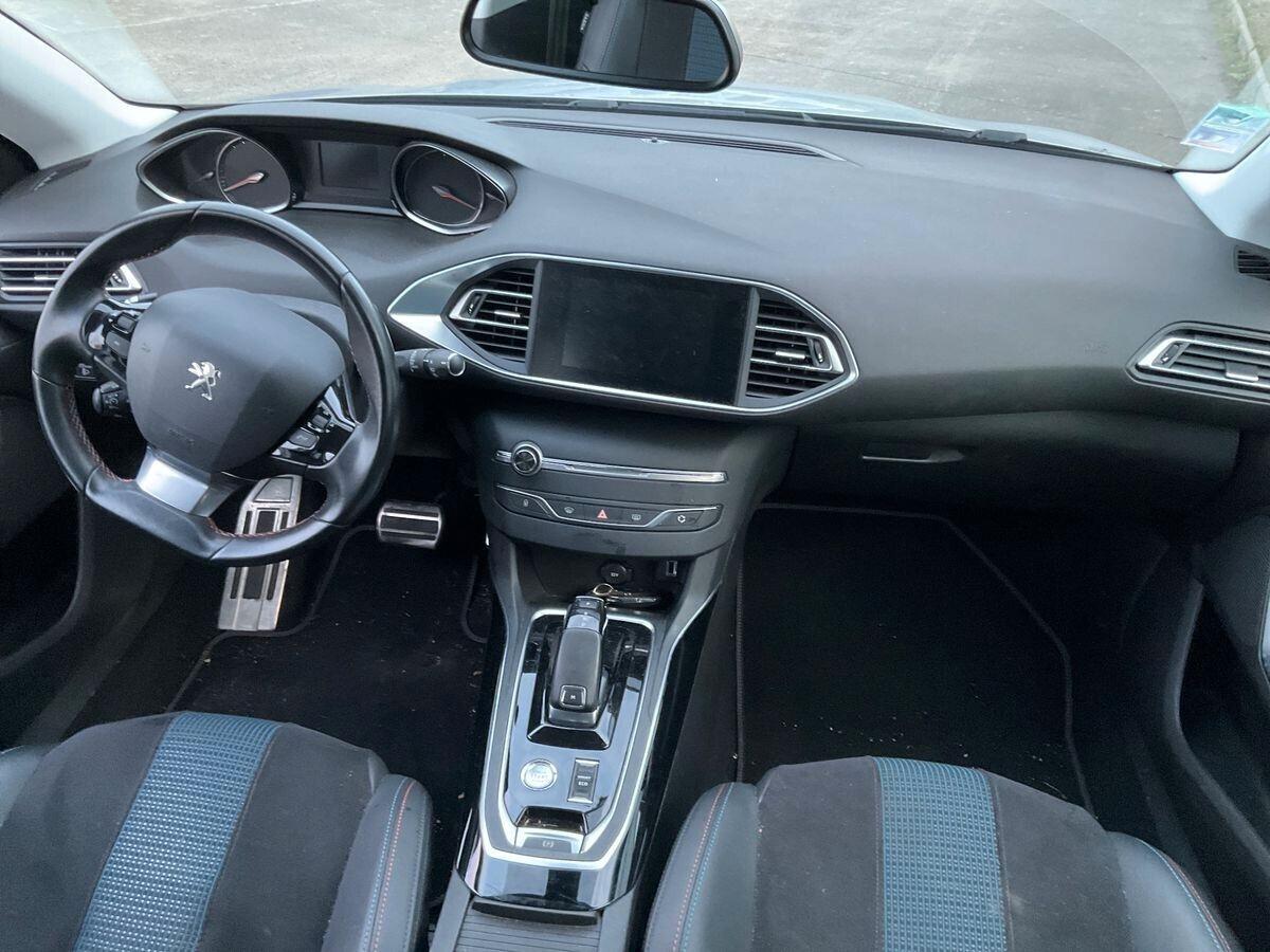 Peugeot 308 PureTech Turbo 130 S&S EAT8 Tech Edition
