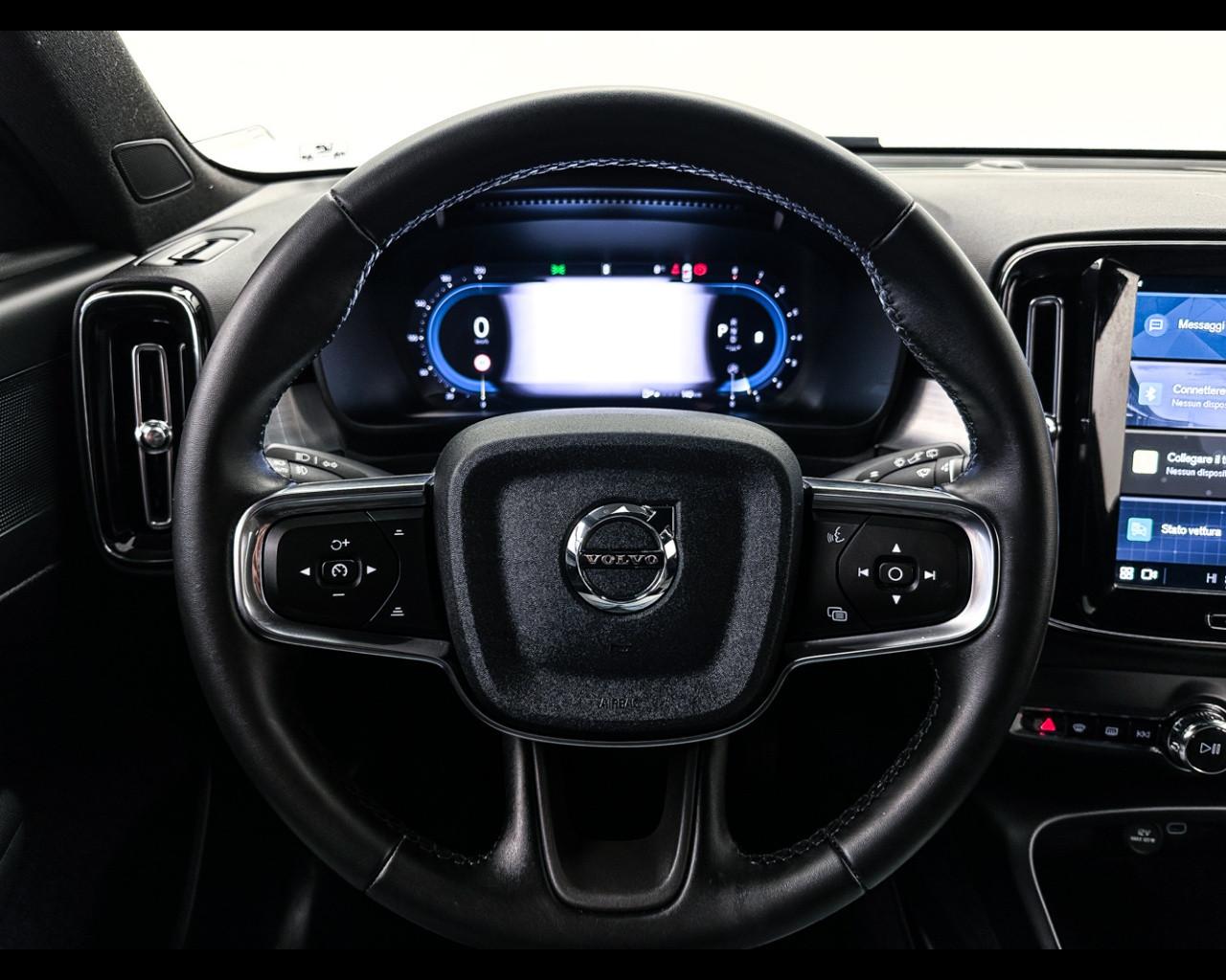 VOLVO XC40 (2017-->) - XC40 B3 automatico Core