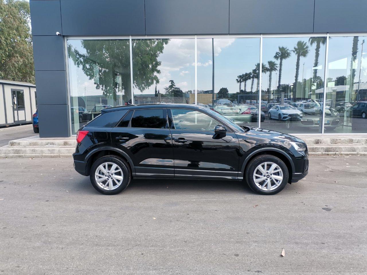 Audi Q2 35 2.0 tdi Identity Black s-tronic