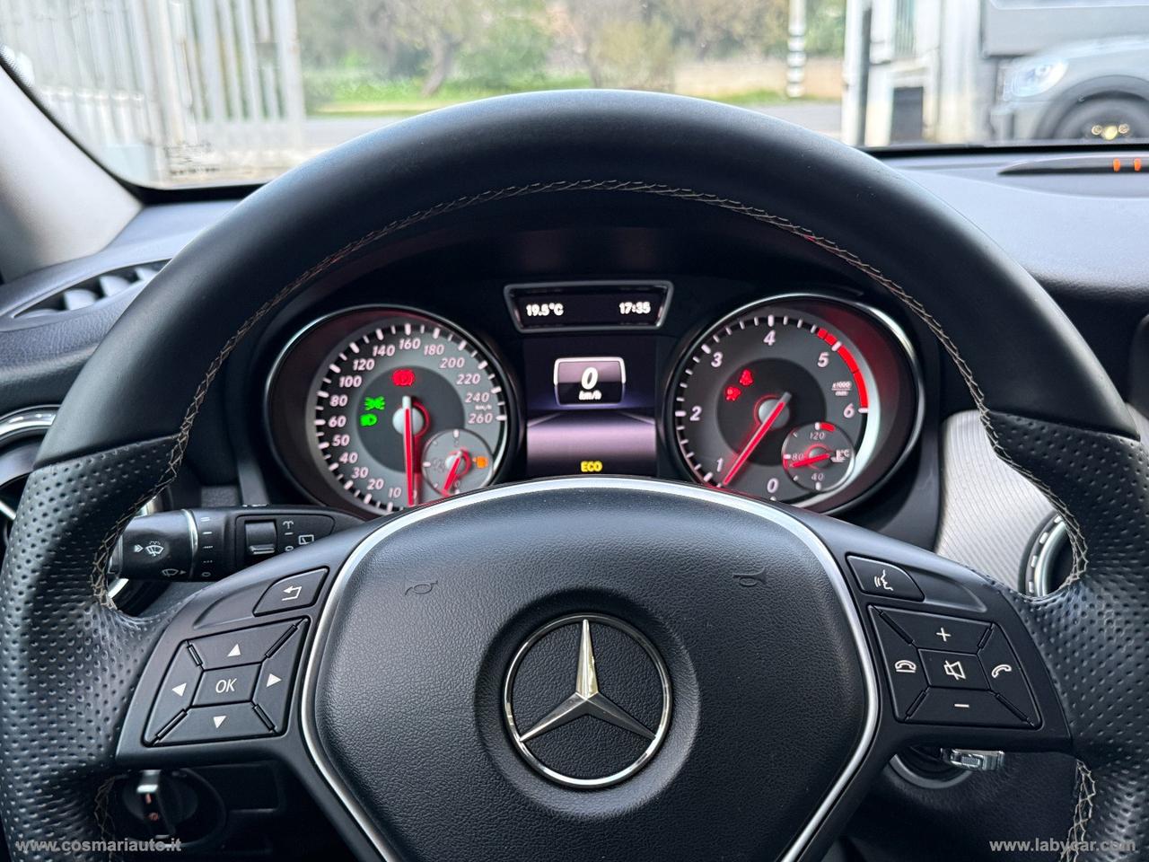 MERCEDES-BENZ GLA 200 CDI Sport