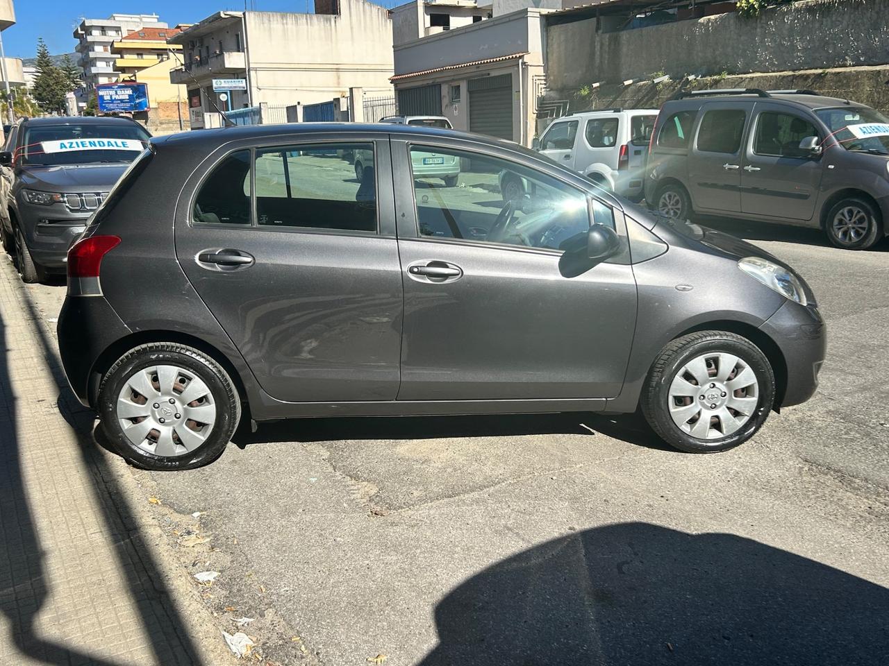 Toyota Yaris 1.0 3 porte Luxury pack