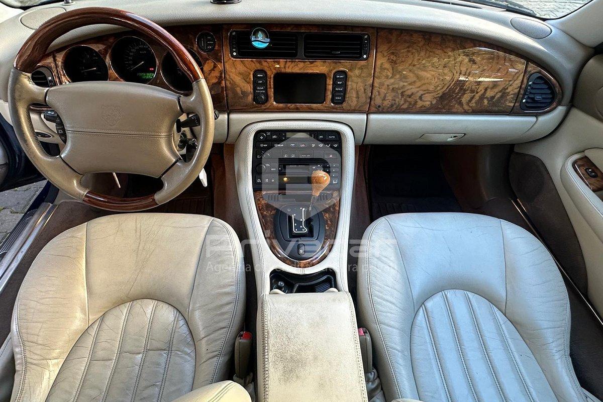 JAGUAR XK8 4.0 Coupé