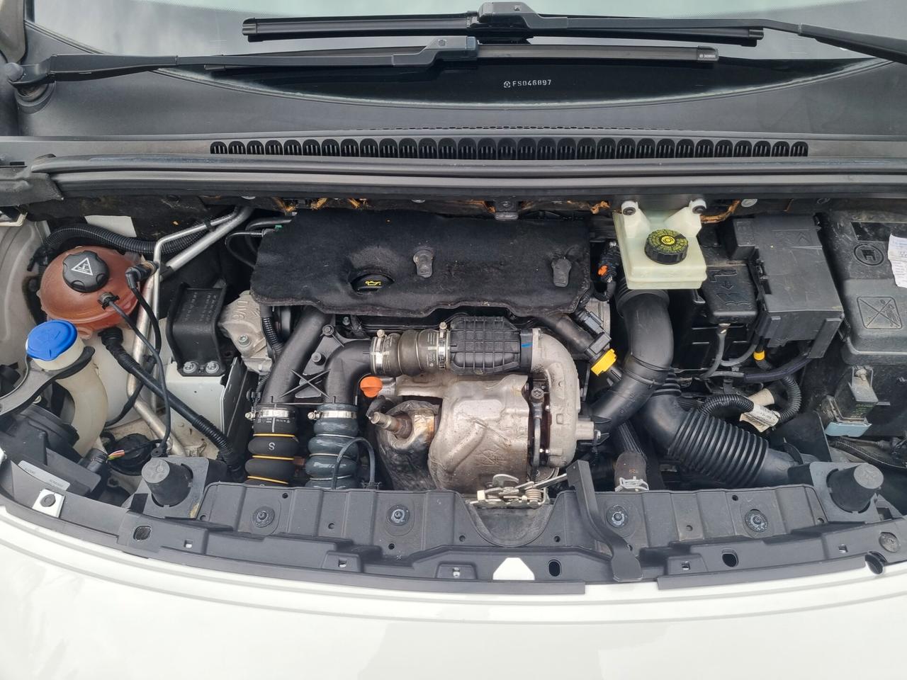 Peugeot 3008 1.6 HDi 115CV Business - 2015