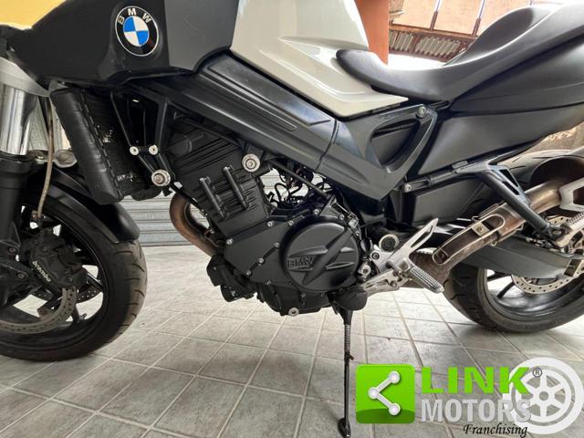 BMW F 800 R .