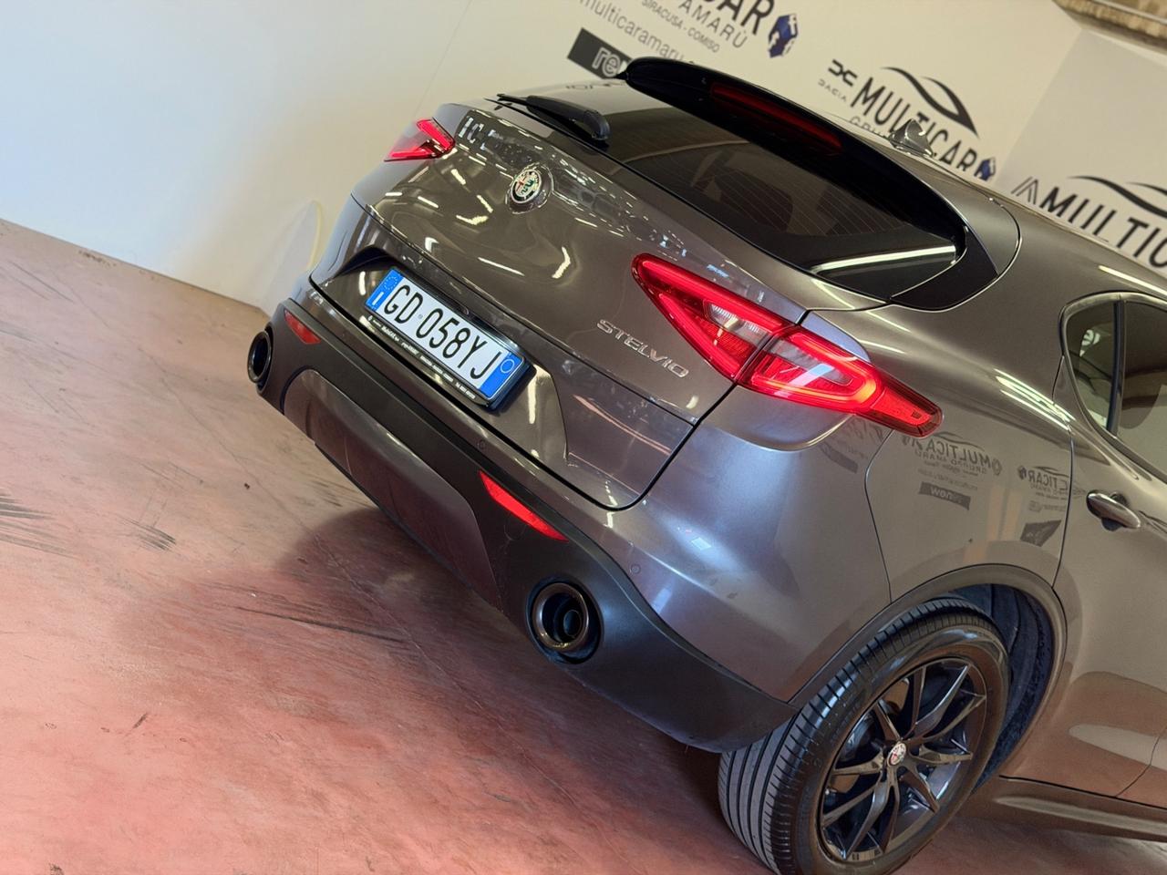 Alfa Romeo Stelvio 2.2 Turbodiesel 190 CV AT8 RWD Business