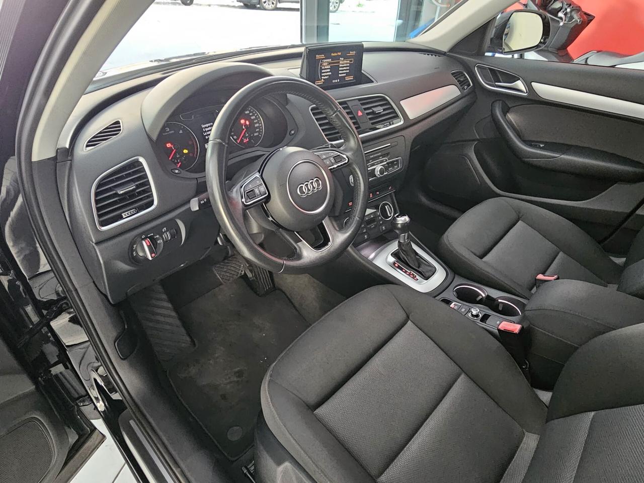 Audi Q3 2.0 TDI 120 CV Business