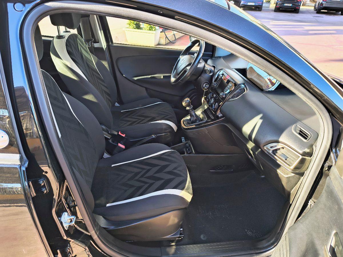 LANCIA - Ypsilon - 1.2 69 CV 5p. GPL Ecochic Gold