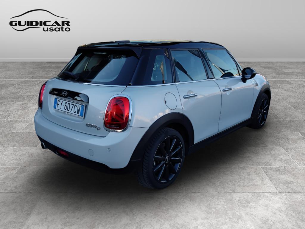 MINI Mini IV F55 2018 5p - Mini 5p 1.5 Cooper D Business