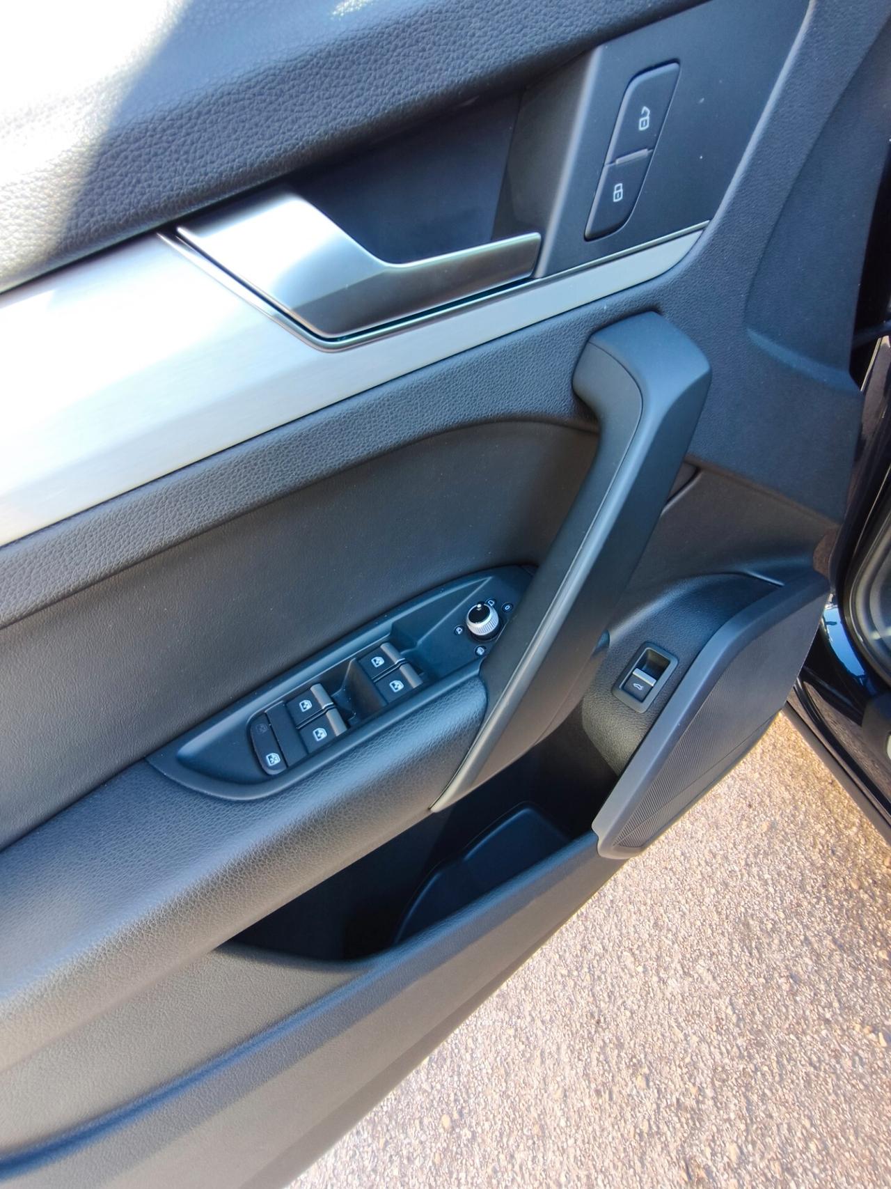 Audi Q5 2.0 TDI 190 CV quattro S tronic s-line interno esterno