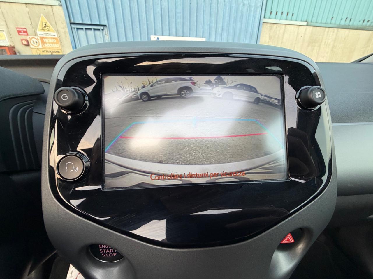 Toyota Aygo Connect 1.0 VVT-i 72 CV 5 porte x-cite