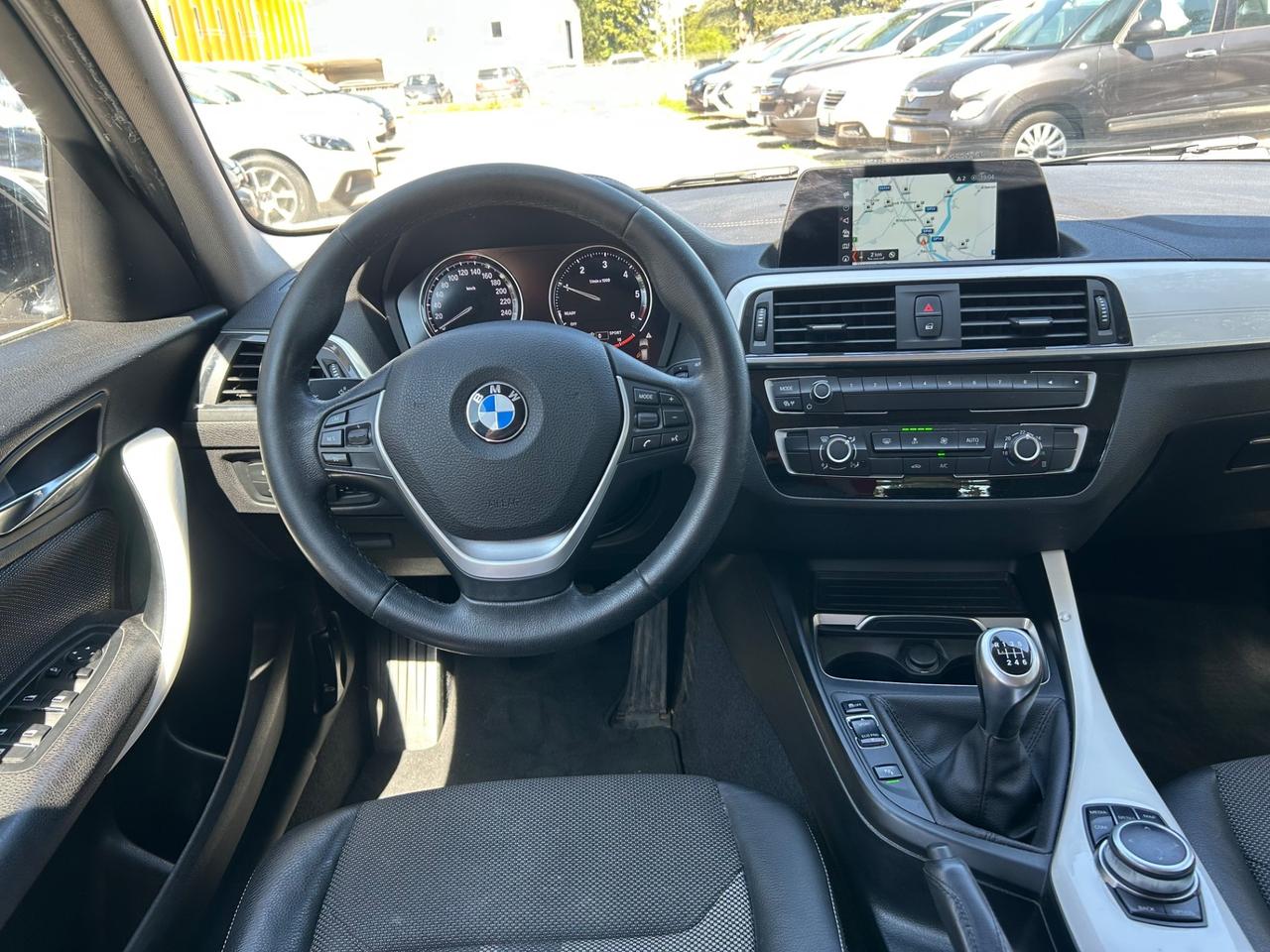 Bmw 116 116d 5p. Urban