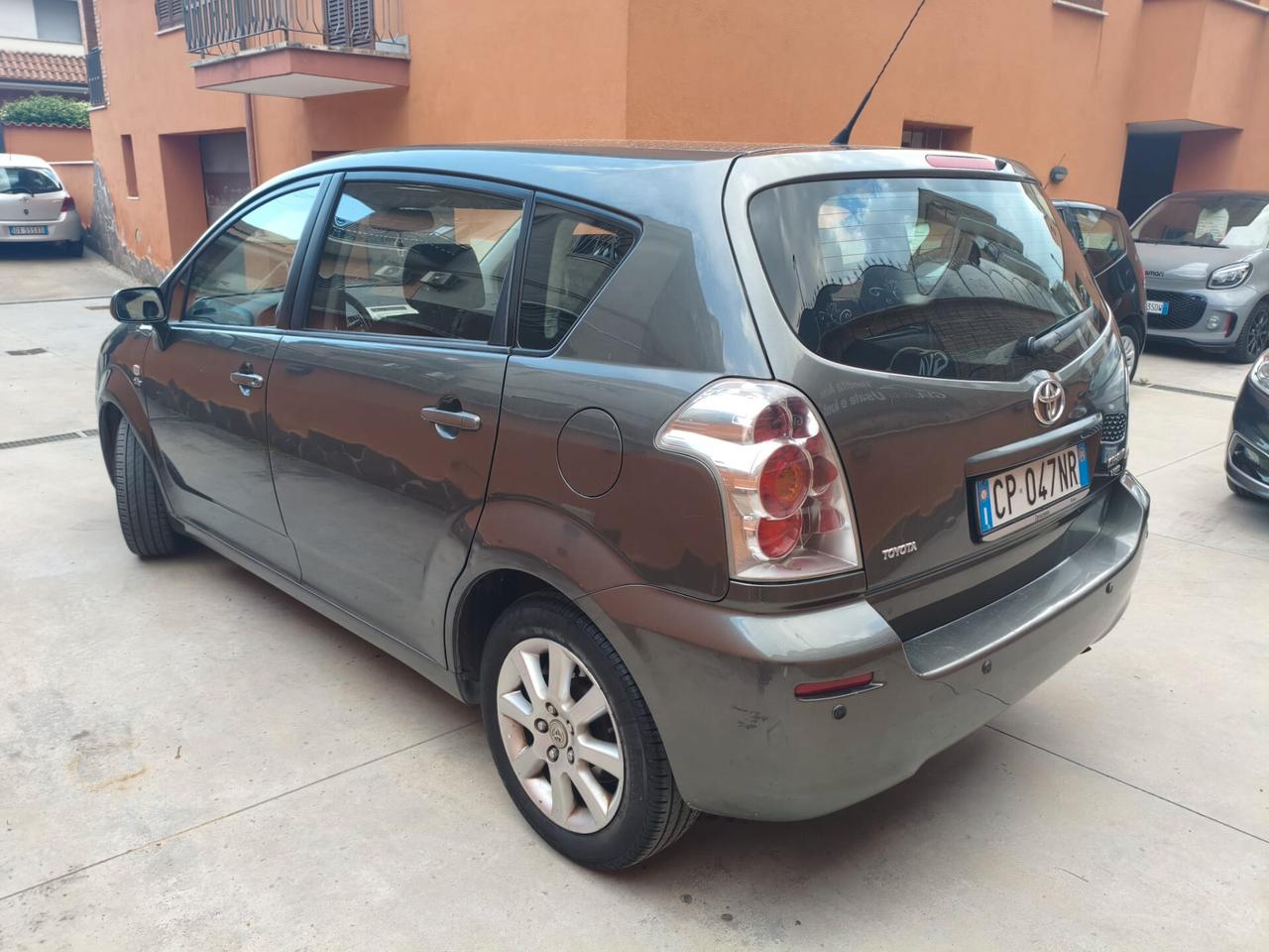 Toyota Corolla Verso 2.0 16V D-4D