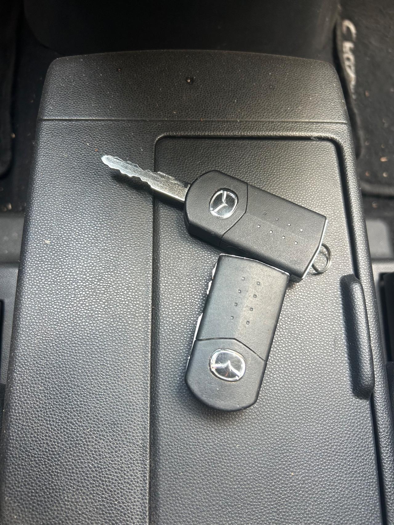Mazda 5 Mazda5 2.0 7 POSTI