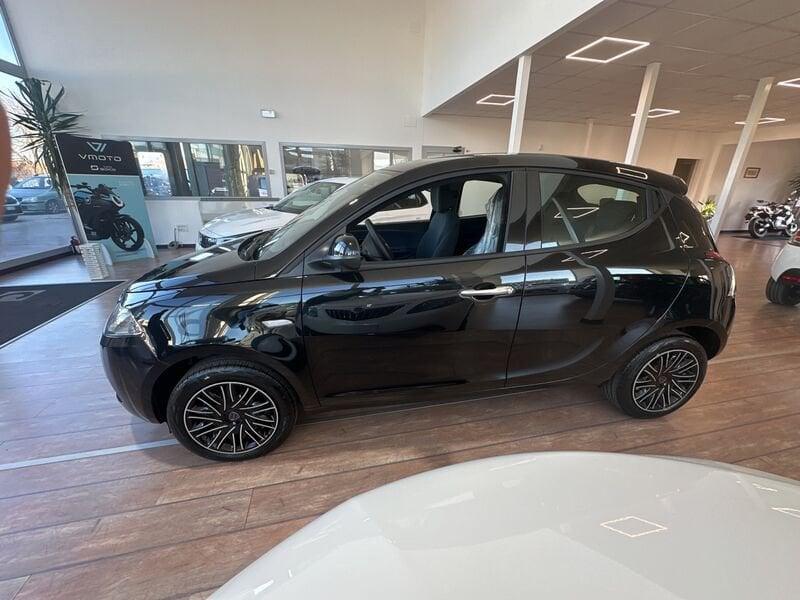 Lancia Ypsilon 1.0 FireFly 5 porte S&S Hybrid Oro