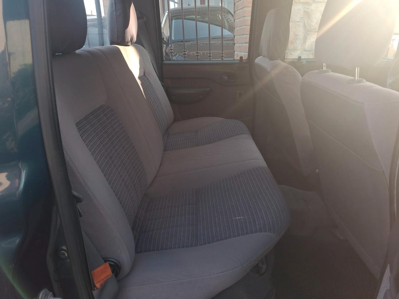 Mazda B 2500 2.5 TD/110CV Double-Cab SDX Pik up 4x4 5 posti