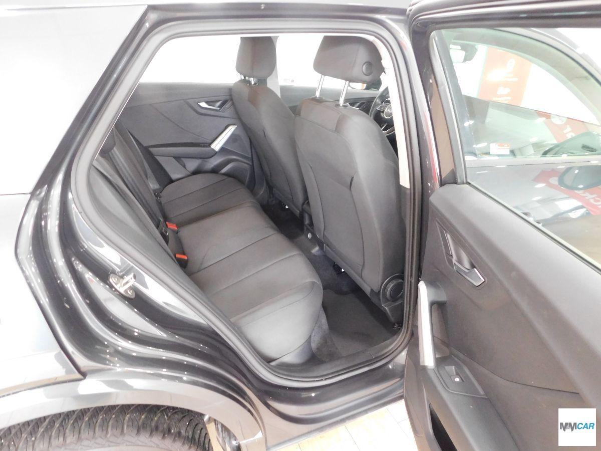 AUDI - Q2 - 35 TFSI S tronic Business Advanced