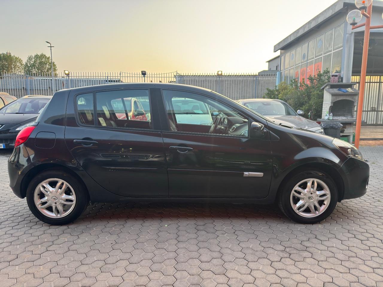 Renault Clio ADATTA A NEOPATENTATI 1.2 16V 5 porte GPL Dynamique